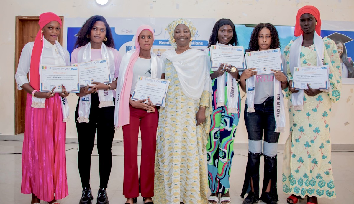 Schülerinnen des Ausbildungszentrum BEKHAR